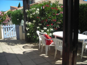 Villa dans résidence jardin piscine parking près de la mer